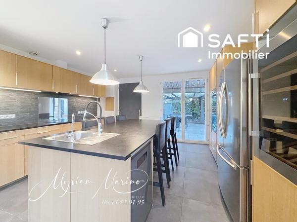 VILLA INDEPENDANTE F6 DE PLAIN PIED- CENTRE DE ROQUEBRUNE SUR  ARGENS