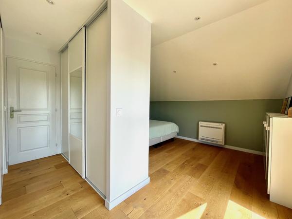 Grilly (01220) Maison récente avec piscine au calme