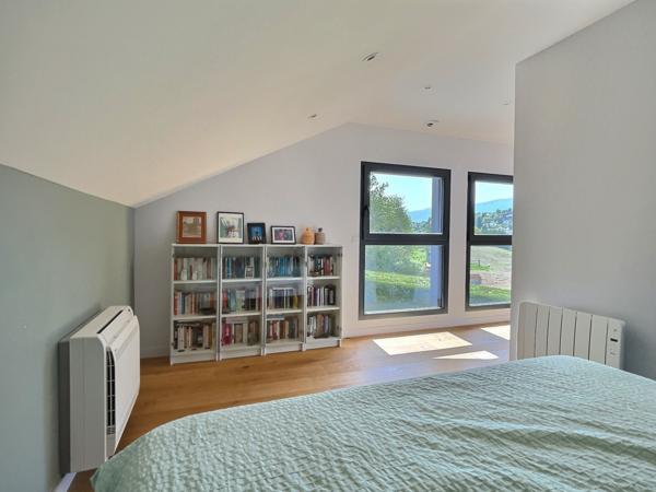 Grilly (01220) Maison récente avec piscine au calme