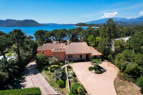 DOMAINE EXCEPTIONNEL LES PIEDS DANS L’EAU