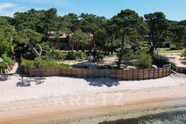 DOMAINE EXCEPTIONNEL LES PIEDS DANS L’EAU