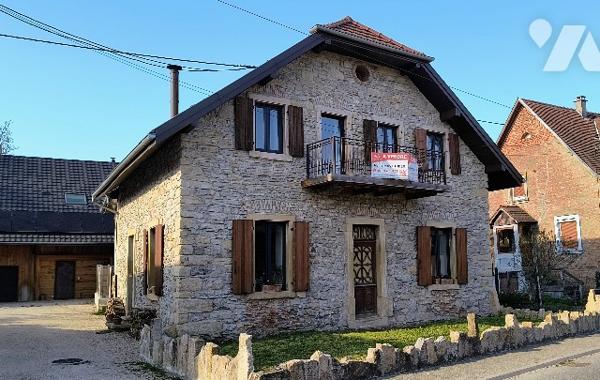 Maison en pierre lumineuse – 157 m² – 1908