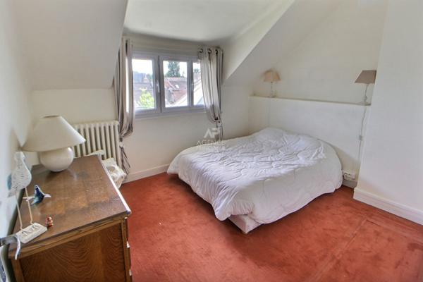 Maison Vaux Sur Seine 5 pièce(s) 109 m2 €249 900 ** - Référence 977