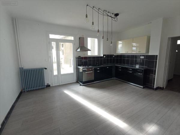 Immeuble à vendre à Condé-en-Normandie dans le Calvados (14110), ref : 14085-3531