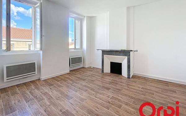 Appartement à vendre    2 pièces • 44,21 m2 Marseille 5