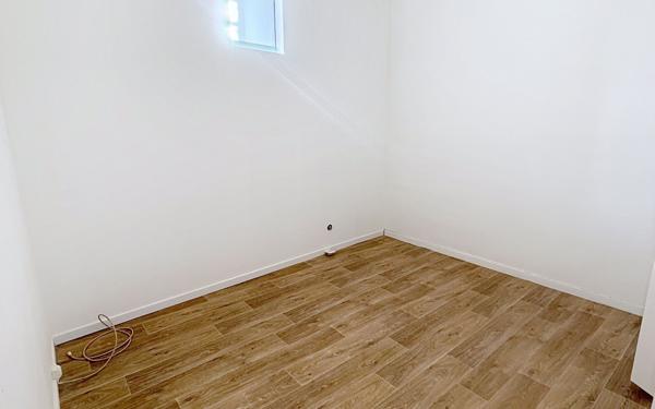 Appartement à vendre    2 pièces • 44,21 m2 Marseille 5