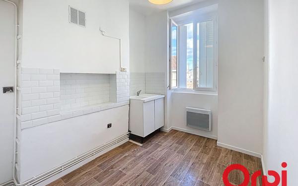 Appartement à vendre    2 pièces • 44,21 m2 Marseille 5