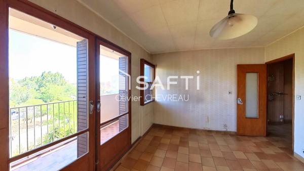 T4 avec balcon et cave, résidence gardiennée