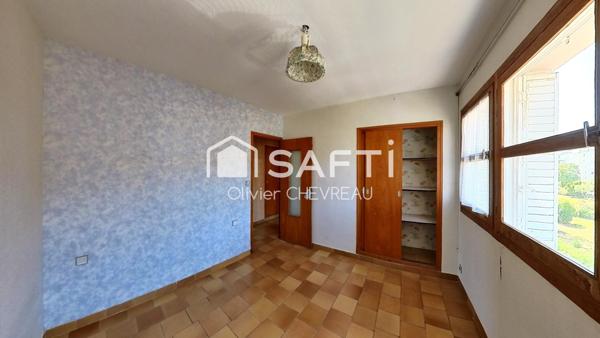 T4 avec balcon et cave, résidence gardiennée