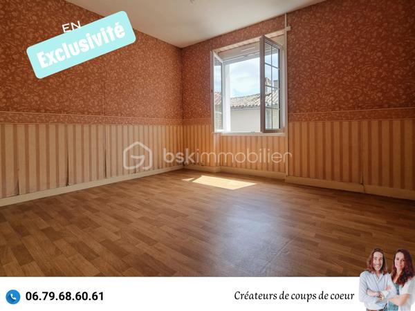 Nous vous proposons en exclusivité cette maison en pierre composée de :
-Au rez-de-chaussée: cuisine, grande pièce de vie lumineuse avec cheminée, WC séparé, buanderie, véranda chauffée. Accès à la cave.
-A l'étage: 3 chambres, un espace de stockage, une salle d'eau, WC séparé.

A l'extérieur: un garage non attenant, cabanon, volières. Grand jardin arboré entièrement clos (arbres fruitiers).

Tout à l'égout, chaudière récente, double vitrage (sauf 5 fenêtres de petite taille qui sont à changer), volets électriques, toiture en bon état.

Située à Pamproux, proche toutes commodités (école, commerce, gare TER), à 30 minutes de Niort et Poitiers, 15 minutes de Saint-Maixent-L'Ecole (Gare TGV Paris-Montparnasse).

Ce que nous en avons pensé : " Une très jolie maison qui mérite d'être remise au goût du jour. L'endroit est très peu passant et très calme. La jardin est également très agréable!"

Vendeurs, avis de valeur offert. Acquéreurs, bénéficiez de notre service financier.