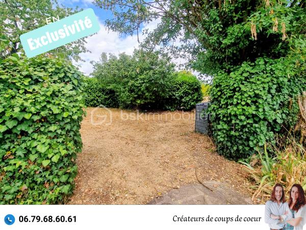 Nous vous proposons en exclusivité cette maison en pierre composée de :
-Au rez-de-chaussée: cuisine, grande pièce de vie lumineuse avec cheminée, WC séparé, buanderie, véranda chauffée. Accès à la cave.
-A l'étage: 3 chambres, un espace de stockage, une salle d'eau, WC séparé.

A l'extérieur: un garage non attenant, cabanon, volières. Grand jardin arboré entièrement clos (arbres fruitiers).

Tout à l'égout, chaudière récente, double vitrage (sauf 5 fenêtres de petite taille qui sont à changer), volets électriques, toiture en bon état.

Située à Pamproux, proche toutes commodités (école, commerce, gare TER), à 30 minutes de Niort et Poitiers, 15 minutes de Saint-Maixent-L'Ecole (Gare TGV Paris-Montparnasse).

Ce que nous en avons pensé : " Une très jolie maison qui mérite d'être remise au goût du jour. L'endroit est très peu passant et très calme. La jardin est également très agréable!"

Vendeurs, avis de valeur offert. Acquéreurs, bénéficiez de notre service financier.