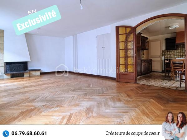 Nous vous proposons en exclusivité cette maison en pierre composée de :
-Au rez-de-chaussée: cuisine, grande pièce de vie lumineuse avec cheminée, WC séparé, buanderie, véranda chauffée. Accès à la cave.
-A l'étage: 3 chambres, un espace de stockage, une salle d'eau, WC séparé.

A l'extérieur: un garage non attenant, cabanon, volières. Grand jardin arboré entièrement clos (arbres fruitiers).

Tout à l'égout, chaudière récente, double vitrage (sauf 5 fenêtres de petite taille qui sont à changer), volets électriques, toiture en bon état.

Située à Pamproux, proche toutes commodités (école, commerce, gare TER), à 30 minutes de Niort et Poitiers, 15 minutes de Saint-Maixent-L'Ecole (Gare TGV Paris-Montparnasse).

Ce que nous en avons pensé : " Une très jolie maison qui mérite d'être remise au goût du jour. L'endroit est très peu passant et très calme. La jardin est également très agréable!"

Vendeurs, avis de valeur offert. Acquéreurs, bénéficiez de notre service financier.