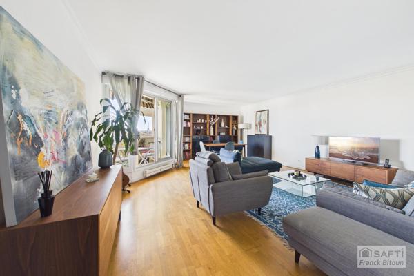 Vue SEINE, ÎLE DE LA JATTE et TOUR EIFFEL. Balcon, cave et box.