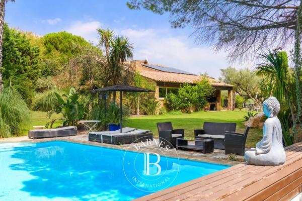 Saint-Cyr-sur-Mer, Maison 4 Chambres -  230 m² à vendre