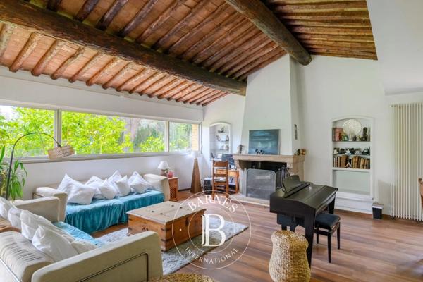 Saint-Cyr-sur-Mer, Maison 4 Chambres -  230 m² à vendre