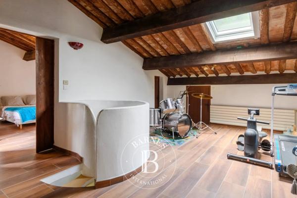 Saint-Cyr-sur-Mer, Maison 4 Chambres -  230 m² à vendre