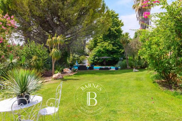 Saint-Cyr-sur-Mer, Maison 4 Chambres -  230 m² à vendre