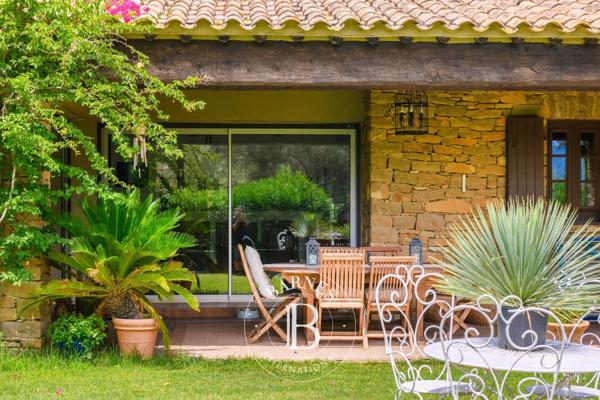 Saint-Cyr-sur-Mer, Maison 4 Chambres -  230 m² à vendre