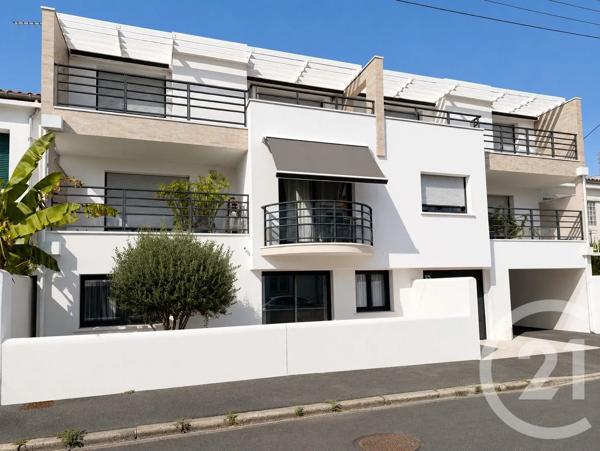 Appartement T4 à vendre  4 pièces - 83,70 m 2   LA ROCHELLE  - 17
