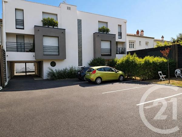 Appartement T4 à vendre  4 pièces - 83,70 m 2   LA ROCHELLE  - 17
