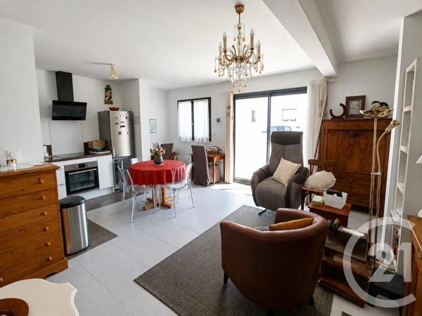 Appartement T4 à vendre  4 pièces - 83,70 m 2   LA ROCHELLE  - 17