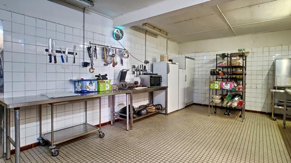 A vendre Immeuble de rapport avec maison T5, Local commercial et appartement