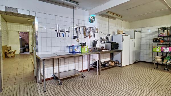 A vendre Immeuble de rapport avec maison T5, Local commercial et appartement