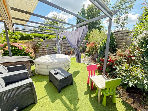 Maison Elancourt 5 pièce(s) 10 m2