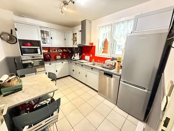 Maison Elancourt 5 pièce(s) 10 m2