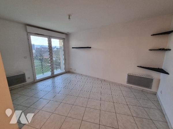 Appartement d'une pièce principale au coeur de MONDEVILLE