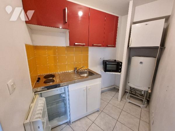 Appartement d'une pièce principale au coeur de MONDEVILLE