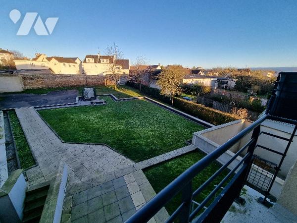 Appartement d'une pièce principale au coeur de MONDEVILLE