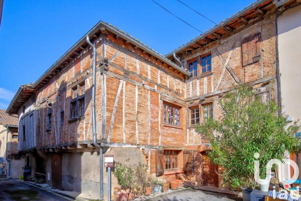 Maison de village 10 pièces de 364 m² à Brens (81600)