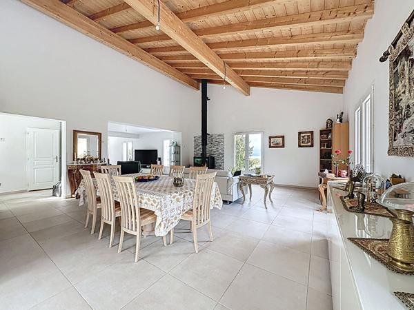 Villa d'exception avec vue panoramique sur le Léman et les Mémises