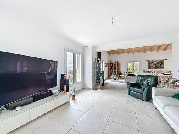 Villa d'exception avec vue panoramique sur le Léman et les Mémises