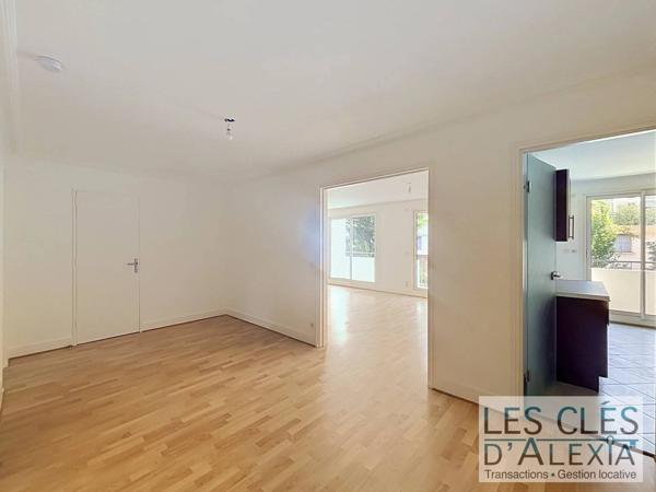 A LOUER - T3 lumineux avec balcon - GARAGE - CAVE