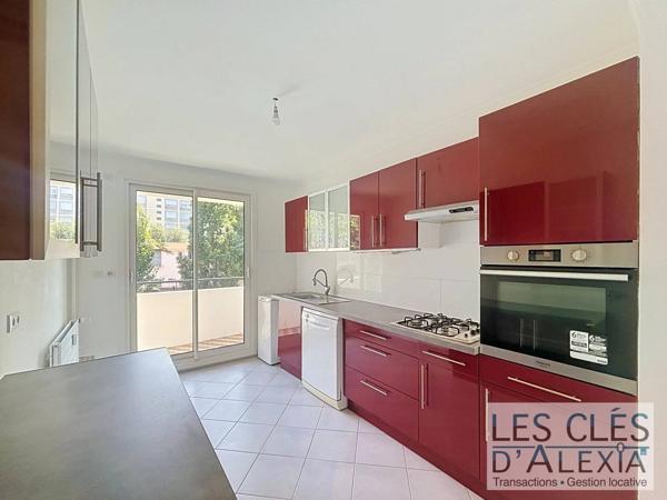 A LOUER - T3 lumineux avec balcon - GARAGE - CAVE