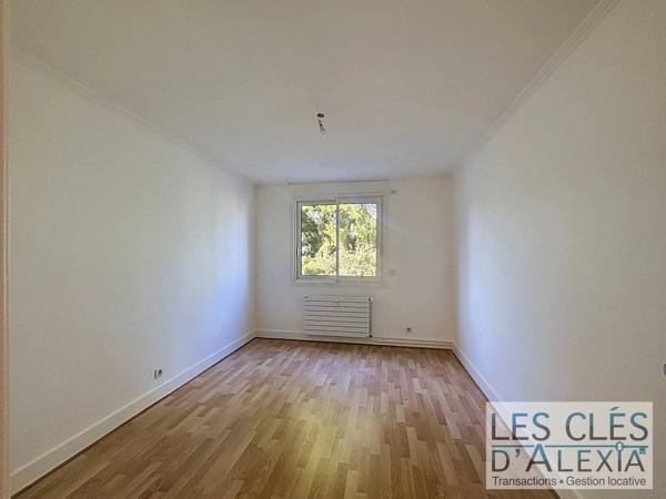 A LOUER - T3 lumineux avec balcon - GARAGE - CAVE