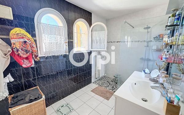 Maison à vendre    5 pièces •  Pia