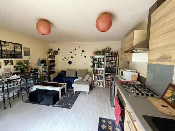 QUIMPER A VENDRE APPARTEMENT DE 2013 T2BIS AVEC LOCATAIRE EN PLACE