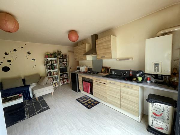 QUIMPER A VENDRE APPARTEMENT DE 2013 T2BIS AVEC LOCATAIRE EN PLACE