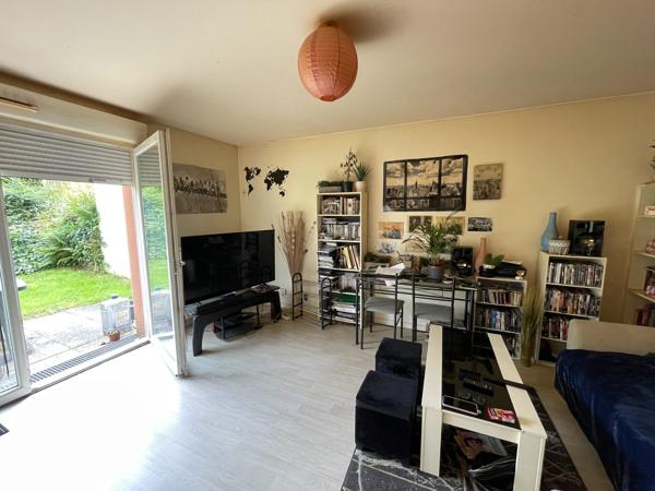 QUIMPER A VENDRE APPARTEMENT DE 2013 T2BIS AVEC LOCATAIRE EN PLACE
