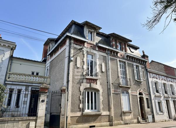 A VENDRE QUARTIER VESONE A PERIGUEUX  CHARMANTE MAISON DE VILLE