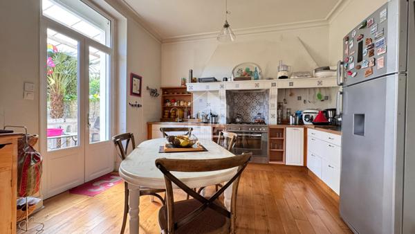 A VENDRE QUARTIER VESONE A PERIGUEUX  CHARMANTE MAISON DE VILLE