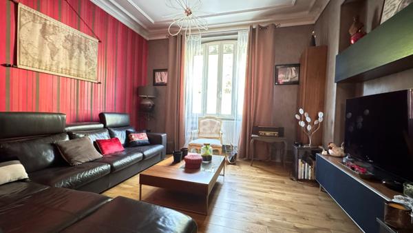 A VENDRE QUARTIER VESONE A PERIGUEUX  CHARMANTE MAISON DE VILLE