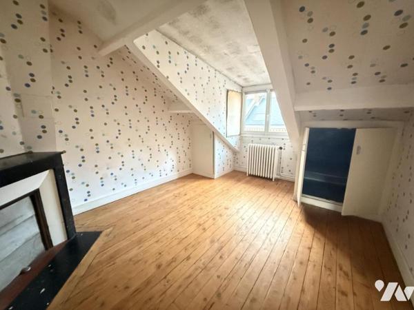 HENRIVILLE Maison avec porte cochère rue Jeanne d'Arc