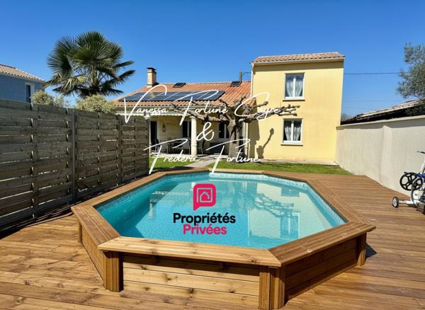 Coup de coeur Blanquefort (Caychac) : Maison en pierre de 1864, piscine & revenus solaires !