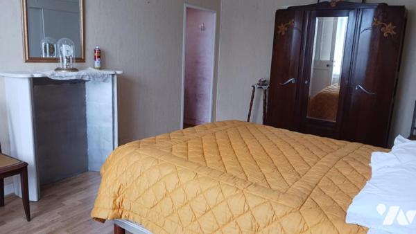 A 600 mètres du port des Flamands - maison à rénover avec dépendances et terrain constructible