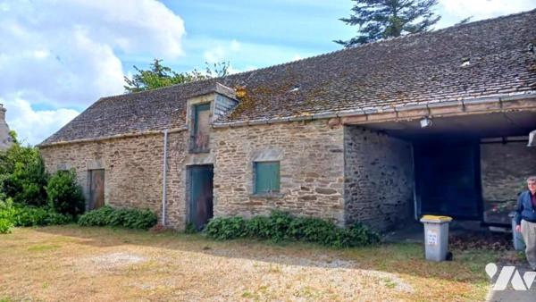 A 600 mètres du port des Flamands - maison à rénover avec dépendances et terrain constructible
