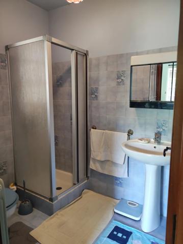 LORGUES VILLA T6 PISCINE SUR 6400 M²